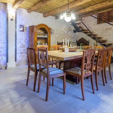 Folirantica Villa *