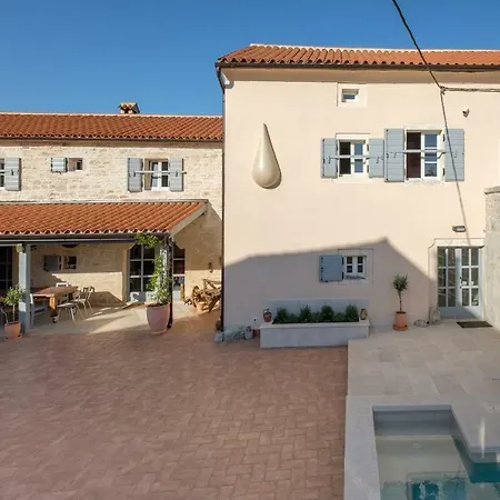Folirantica Villa *